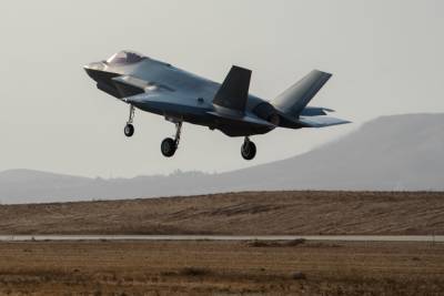 Некоторые политики в США по-прежнему хотят замедлить продажу F-35 в ОАЭ и мира