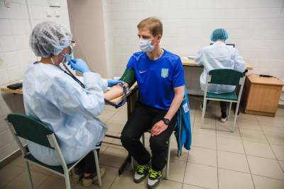 За сутки более 12 тысяч украинцев сделали прививки от СOVID