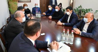 Президент Армении поговорил с жителями и на месте ознакомился с проблемами Сюника