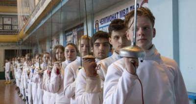 В Луганске более 100 спортсменов приняли участие в чемпионате по фехтованию. ФОТО