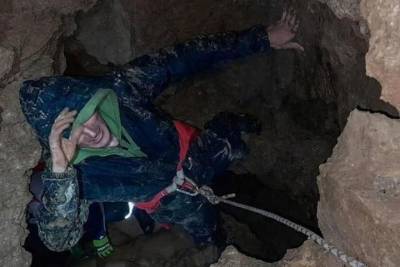 Спасатели помогли потерявшемуся в пещере сочинцу