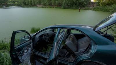 Девушку спустя три дня поисков нашли мертвой в затопленной машине в Урюпинске