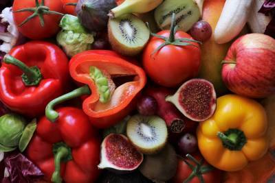 Как хранить овощи и фрукты дома: что должно быть в холодильнике, а что - на столе