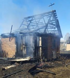 В Кунгуре в микрорайоне Первомайский вчера сгорели два дачных домика