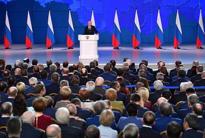 Президент РФ назвал соцсферу важнейшей темой послания Федеральному собранию