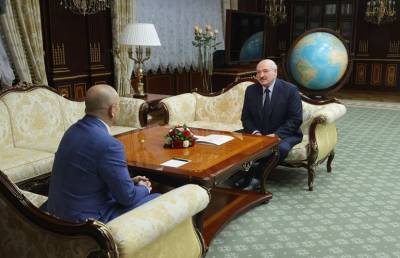 Александр Лукашенко проводит встречу с депутатом Верховной рады Украины Евгением Шевченко