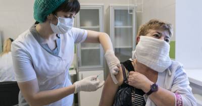 Вакцинация не провалилась: Ляшко прокомментировал медленные темпы прививки в Украине