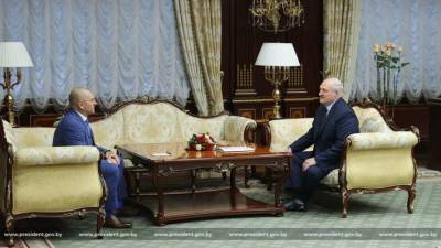 «Слуга народа» напросился на аудиенцию к «нерукопожатному» Лукашенко