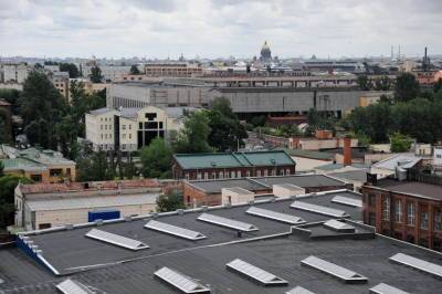 В Петербурге до зимы отмоют около 400 фасадов нежилых зданий