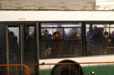Ночных автобусов в Петербурге этим летом не будет