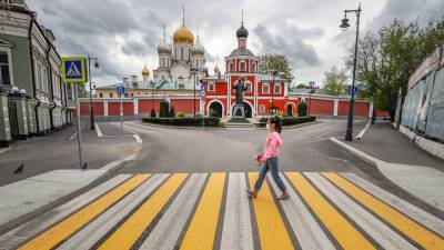 Половина россиян проведет майские праздники дома
