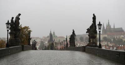 У российского посольства России в Праге требуют возвращения полгектара земли