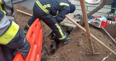 Засыпало землей: в Одессе трагически погиб 20-летний парень