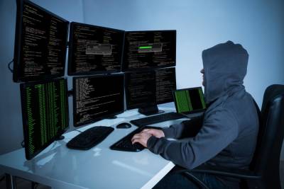 Украинский хакер украл десятки миллионов долларов из банков в США и Канаде