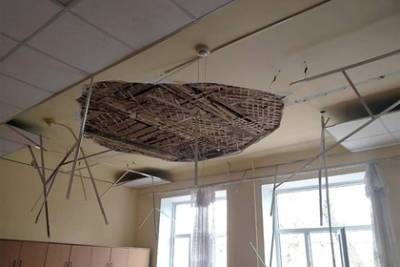На российских школьников рухнул потолок