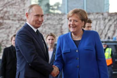 Меркель о критике Путина: "Говорю ему в личных разговорах"