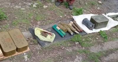Житель Луганщины спрятал смертоносный арсенал в летней кухне (8 фото)