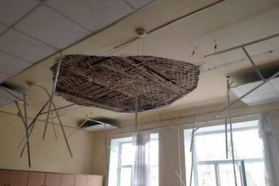 Ремонт в школе Армавира, где обрушился потолок, сделали всего 3 года назад
