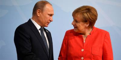 У Меркель спросили, считает ли она Путина убийцей (видео)