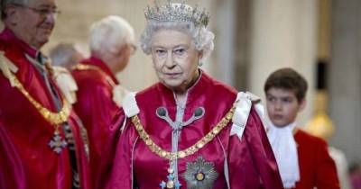 Попали в опалу: королева Елизавета II лишила рыцарского звания Харви Вайнштейна и еще восемь человек