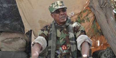 Президент Чада переизбрался в шестой раз и сразу же погиб в бою с повстанцами