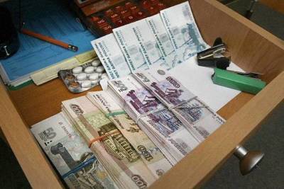 Из письменного стола жительницы Тверской области пропали деньги