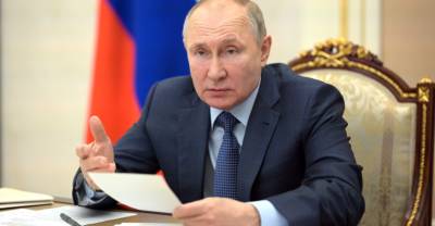 Путин подписал закон о новых требованиях к иноагентам при участии в выборах