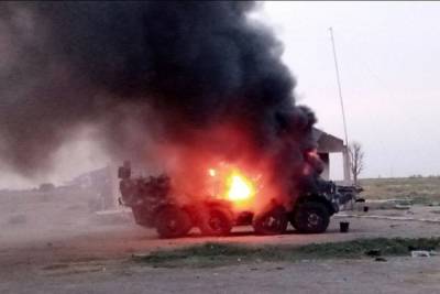 Африканские боевики сожгли украинские бронетранспортеры при отступлении