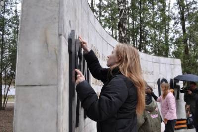 Акция по уборке воинских мемориалов стартовала в Серпухове