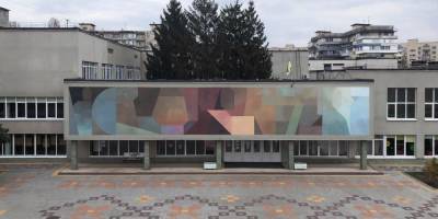 Студенты проект не одобрили. Французский художник создал муралы на фасаде лицея на Оболони и корпусе КПИ — фото