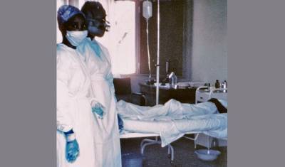 Минздрав предложил обязательную вакцинацию от Эболы для выезжающих в Африку