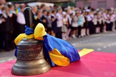 Украинских школьников шокировали новостью о возможном продлении учебного года