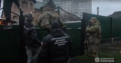 Украинская ОПГ вывозила туристов во Францию и грабила, вынуждая оформлять пособия беженцев