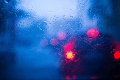 Михаил Колодочкин - Автоэксперт Мельников напомнил правила безопасного вождения, когда идет дождь - argumenti.ru - Москва