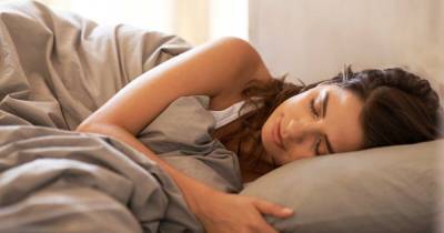 Ученые объяснили, какими последствиями чреват недосып для людей среднего возраста