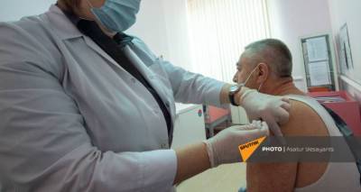 Люди хотят "Спутник V"։ какая атмосфера царит в поликлиниках Армении в дни вакцинации