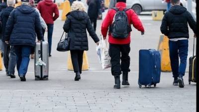 Туристы завозят в Россию мутировавший штамм COVID-19