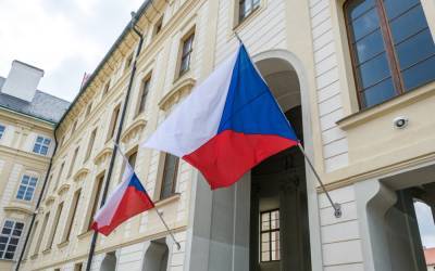 Чехия может выслать всех российских дипломатов из страны: в Кремле отреагировали в своем стиле