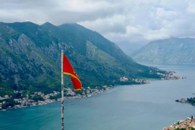 Можно и без ПЦР-теста: Черногория отменила все ограничения для украинских туристов