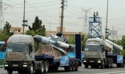 Иран на военном параде представил новые ракеты ПВО