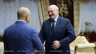 Конвульсии многовекторности: Зачем Лукашенко трубит о встрече с...