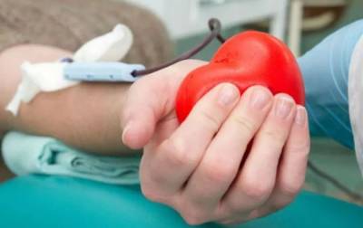За три месяца томские доноры сдали больше 4 тысяч литров крови