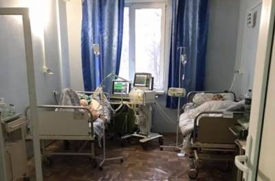 «Смерть и опыт ничему не учат». В сети показали ковидное отделение киевской больницы. ФОТО