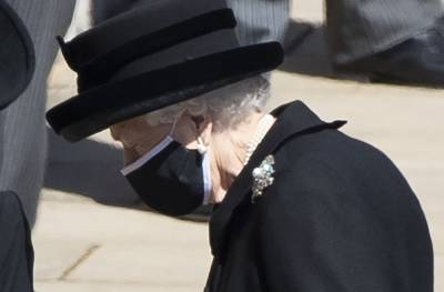 Новое несчастье настигло королеву Елизавету II, все подробности: "Умер в день похорон принца"