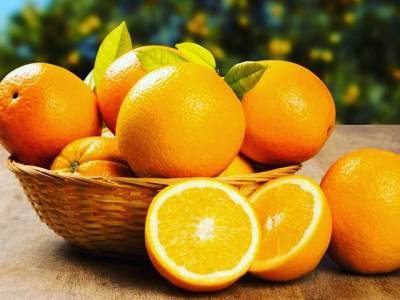 Российский врач-диетолог порекомендовала есть апельсины с кожурой