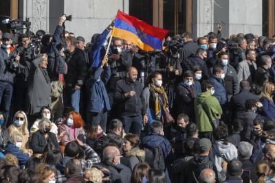 На юге Армении Пашиняна встретили протестами