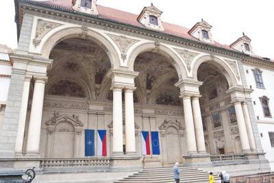 Парламент Чехии призвал потребовать от России компенсацию за взрывы в Врбетице