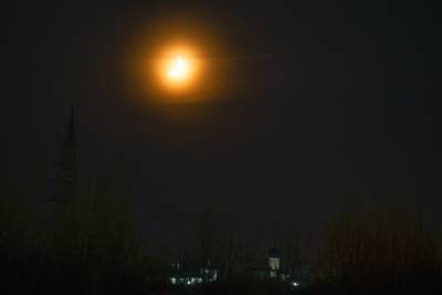 Таймлапс захода Луны над псковским монастырем снял астроном-любитель