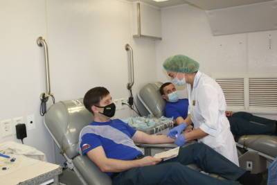 Пролили кровь за Кострому: в День донора сотрудники МЧС сдали 20 литров крови