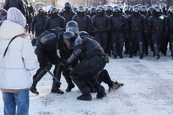 Полиция Екатеринбурга приходит к активистам с предостережением от участия в митингах